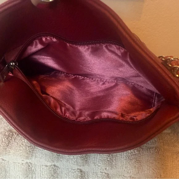 Handmade artisan laser cut leather bag artist unknown. Pristine real silk lining - Picture 8 of 14